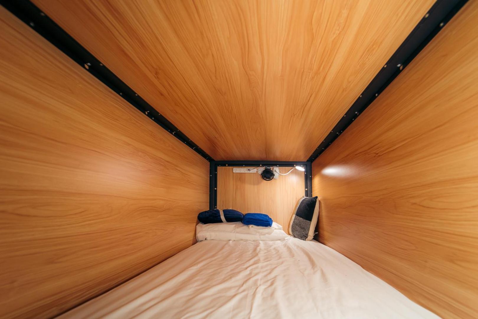 Capsuleaccom Hostel Gold Coast Exterior foto